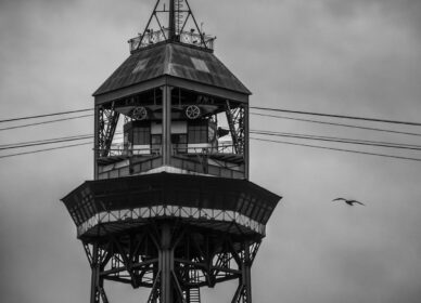 Torre Jaume I Teleférico Puerto de Barcelona