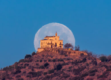 Luna llena sobre Ermita Sant Ramón