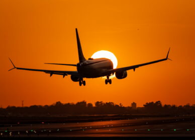 Atardecer en el mirador de aviones del Prat de Llobregat