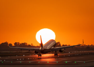 Atardecer en el mirador de aviones del Prat de Llobregat