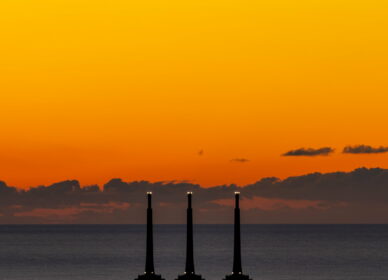 Amanecer Tres Chimeneas de Sant Adrià