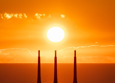 Amanecer Tres Chimeneas de Sant Adrià