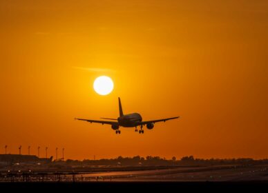 Atardecer en el mirador de aviones del Prat de Llobregat