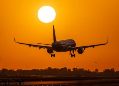 Atardecer en el mirador de aviones del Prat de Llobregat
