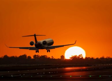 Atardecer en el mirador de aviones del Prat de Llobregat