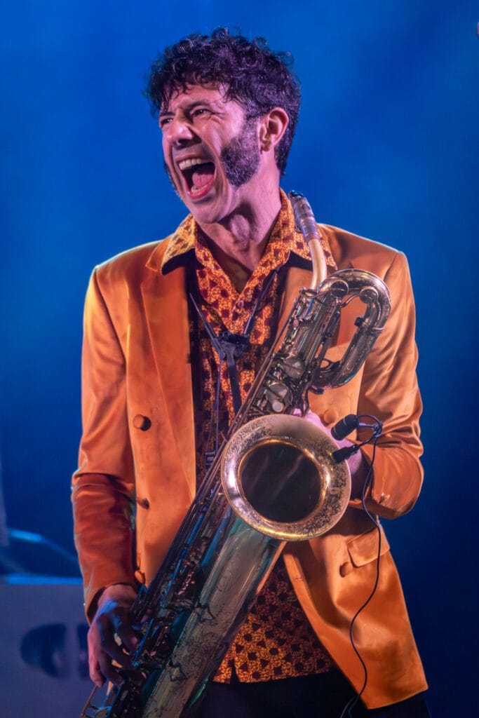 LOS SAXOS DEL AVERNO