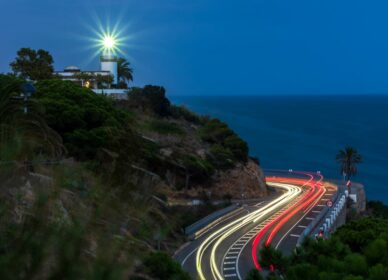 Estelas coches en Faro de Calella, Barcelona