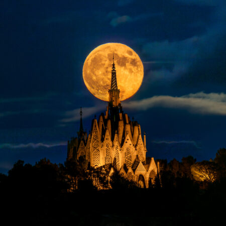 Superluna Santuari de la Mare de Déu de Montserrat de Montferri, Tarragona
