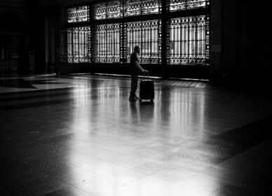 Geometrías de luz, sombras y silencios